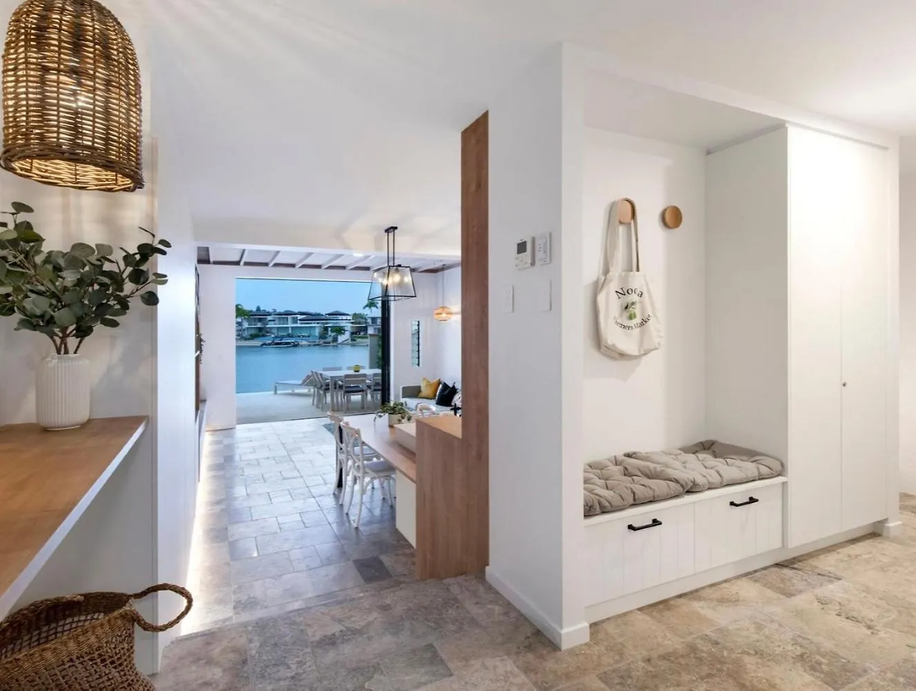 Serene Riverside Escape, Noosa Heads Lägenhet